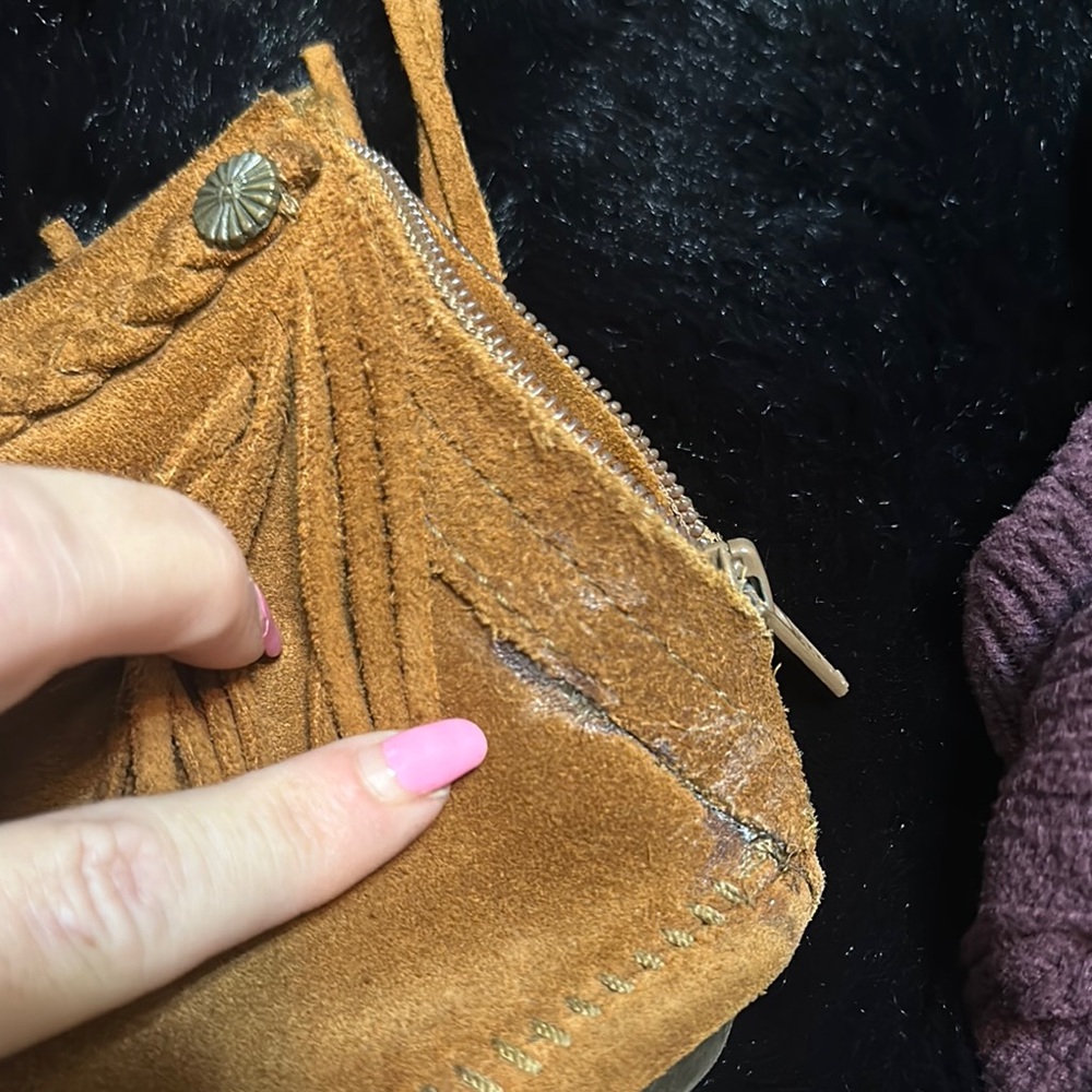 Minnetonka Tan Suede Moccasin Fringe Shoes - Picture 10 of 12